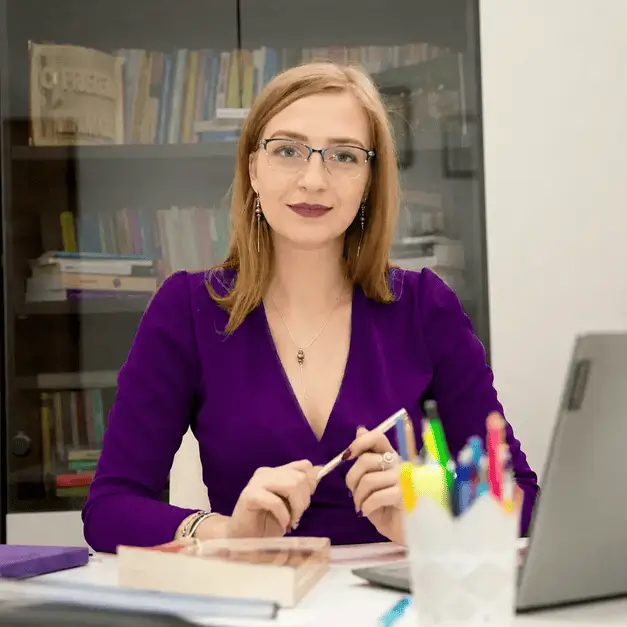 Ioana Todor - Psiholog clinician autonom. Psihoterapeut cognitiv-comportamental și psihoterapeut bazat pe procese- Indira Clinica de psihologie Brașov